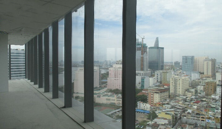 Building location and advantages Lim Tower office leasing